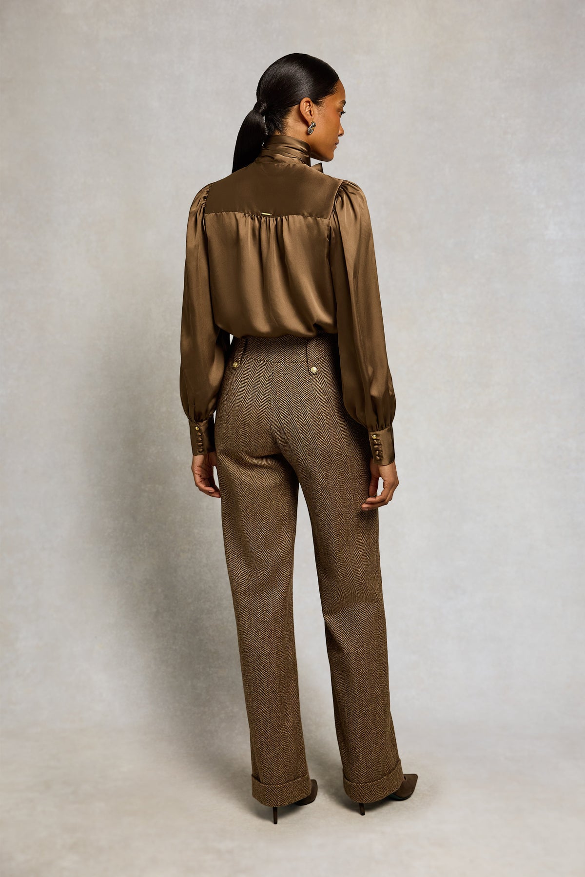 Ariella Blouse (Olive Brown)