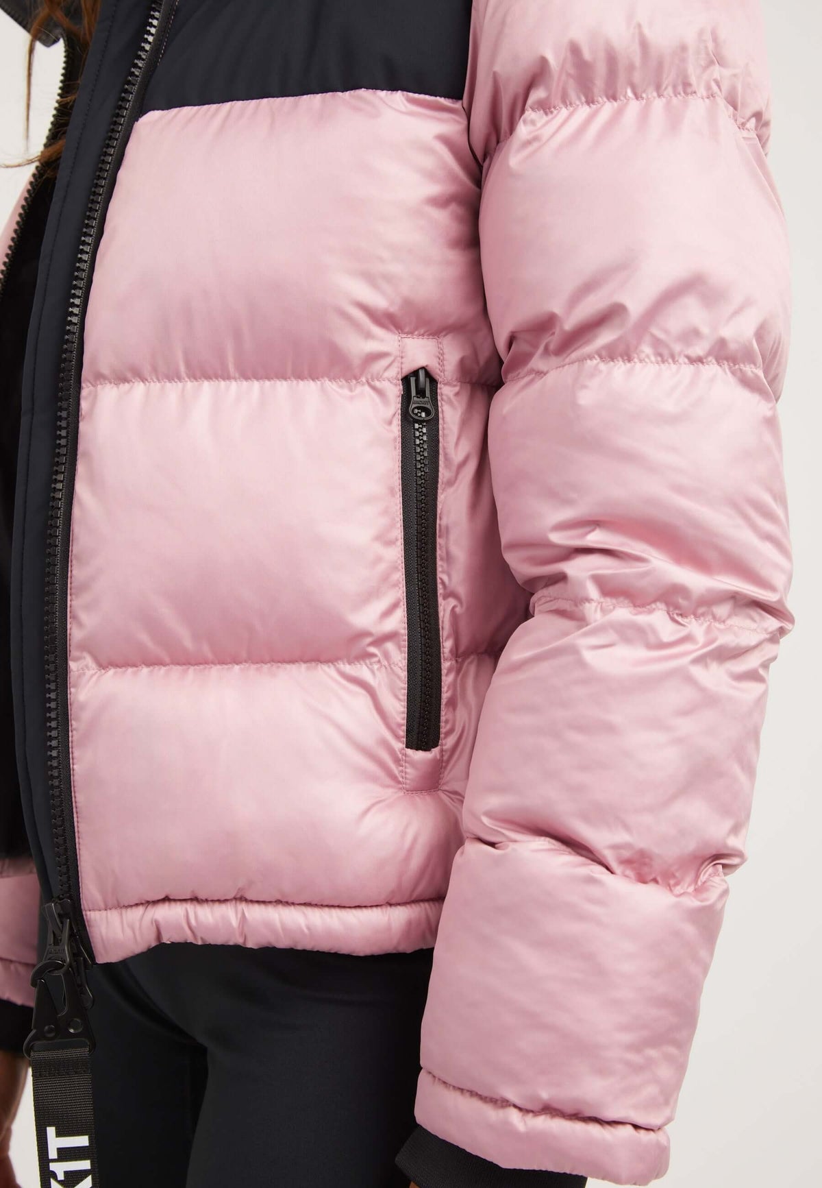Diamond Funnel Jacket Powder Pink Black